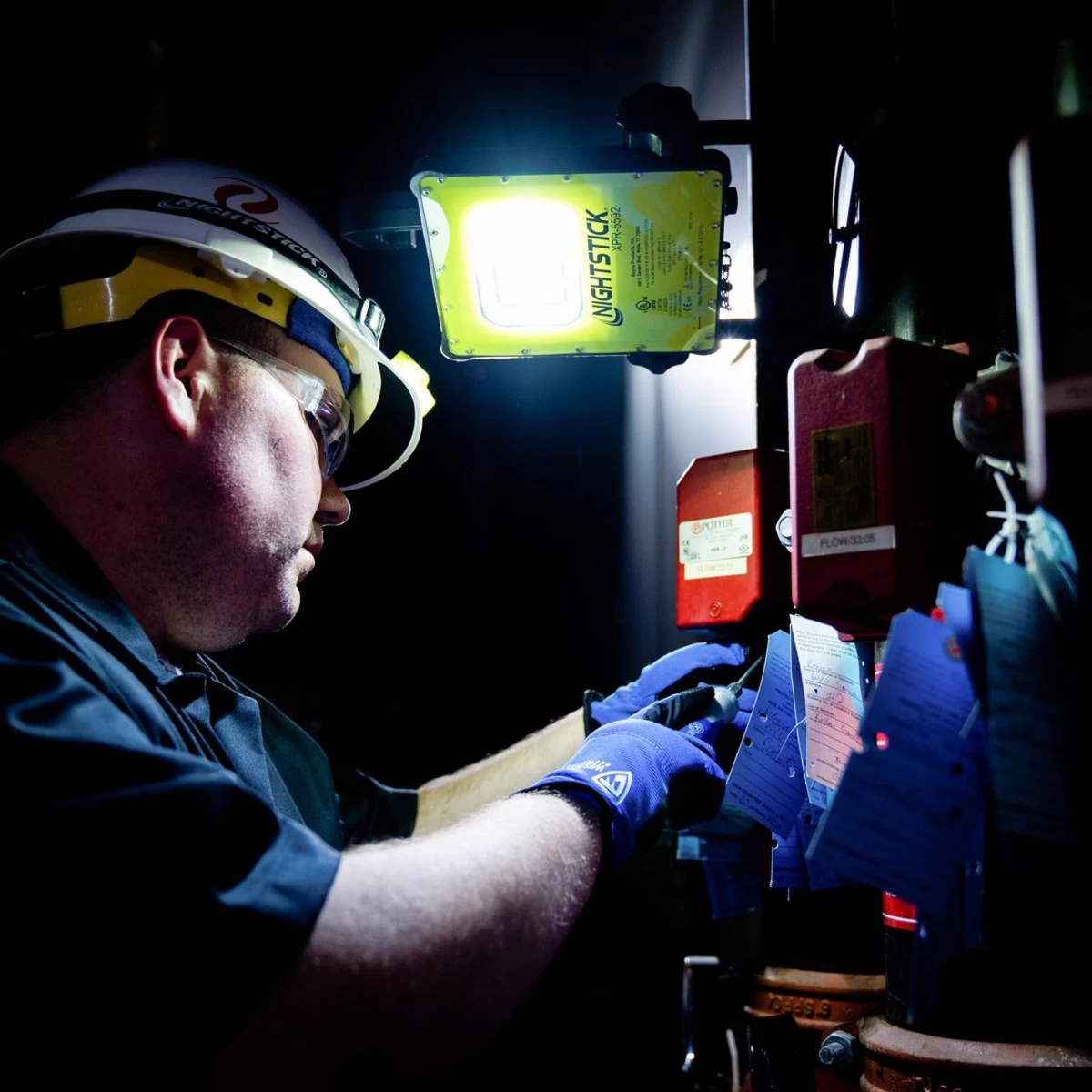 Nightstick Intrinsically Safe Magnetic Scene Light Kit W/6' Tripod & Blow Molded Case - Li-Ion - Green - UL913 / ATEX 11 Nightstick Intrinsically Safe Magnetic Scene Light Kit W/6' Tripod & Blow Molded Case - Li-Ion - Green - UL913 / ATEX - Image 9